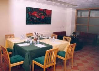 Apartamentos Turisticos Puerta De León Exteriör bild
